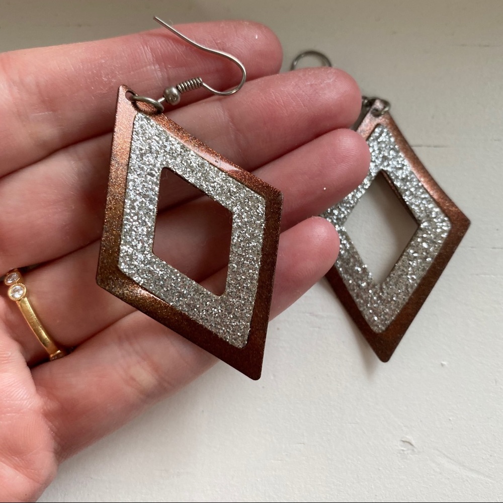 Vintage metallic geometric diamond drop earrings - Picture 2 of 7